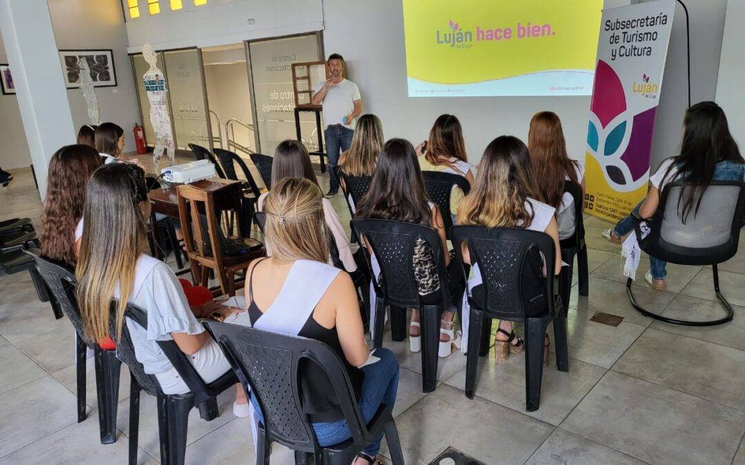 Las Reinas Distritales de Luján se capacitaron en materia turística