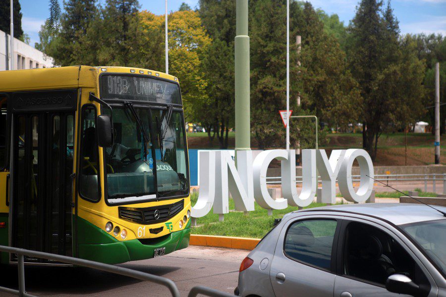Avanza el pedido de ómnibus desde Luján hacia UNCuyo / Distinción a Periodistas