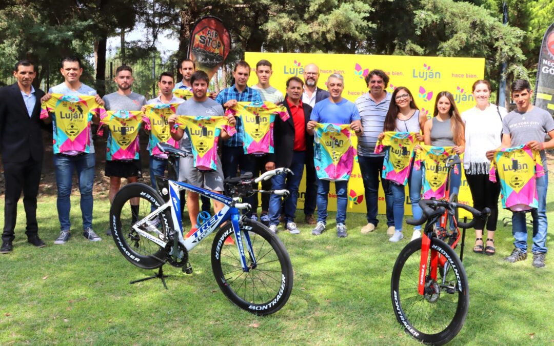 La Municipalidad presentó al equipo Ciclístico de Luján de Cuyo