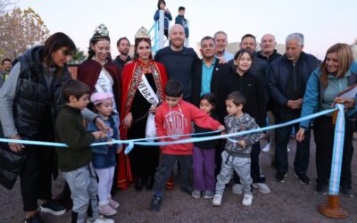 Allasino inauguró una nueva plaza en Chacras de Coria