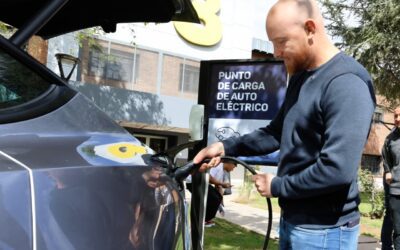 Luján de Cuyo puso en marcha el primer punto de carga para autos eléctricos en el Parque Cívico