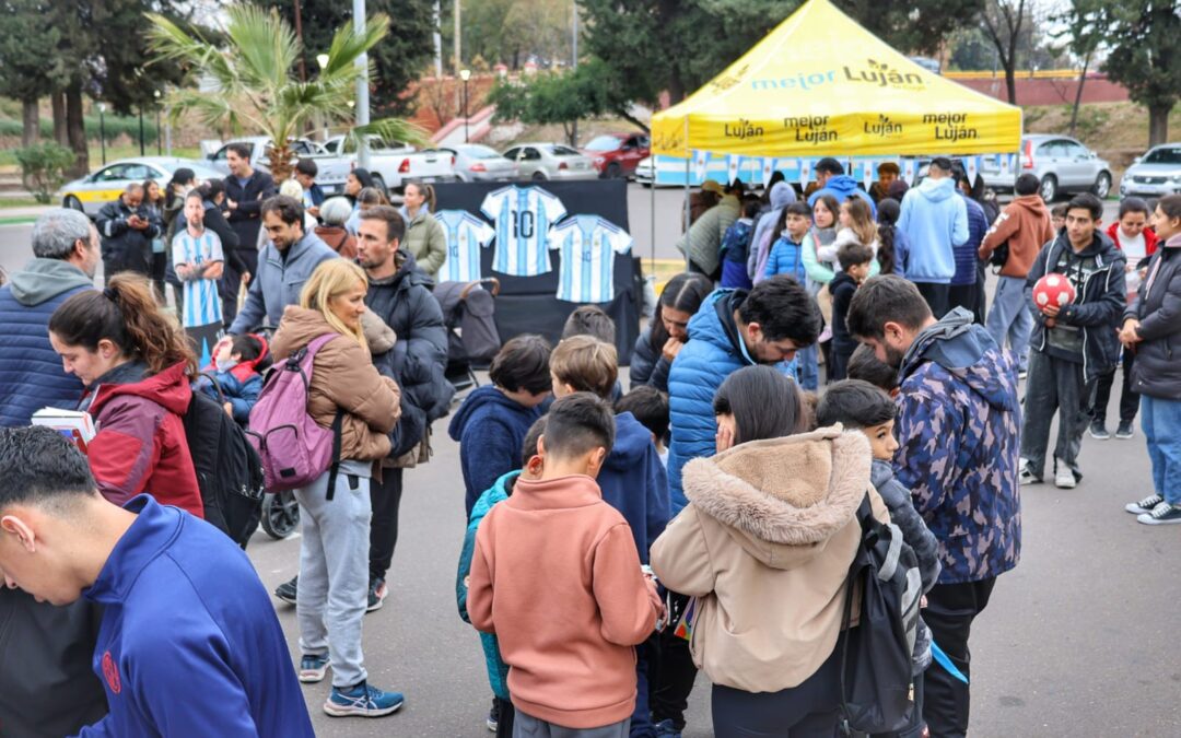 “Figuritas que Transforman”: previa mundialista con los chicos y las familias de Luján