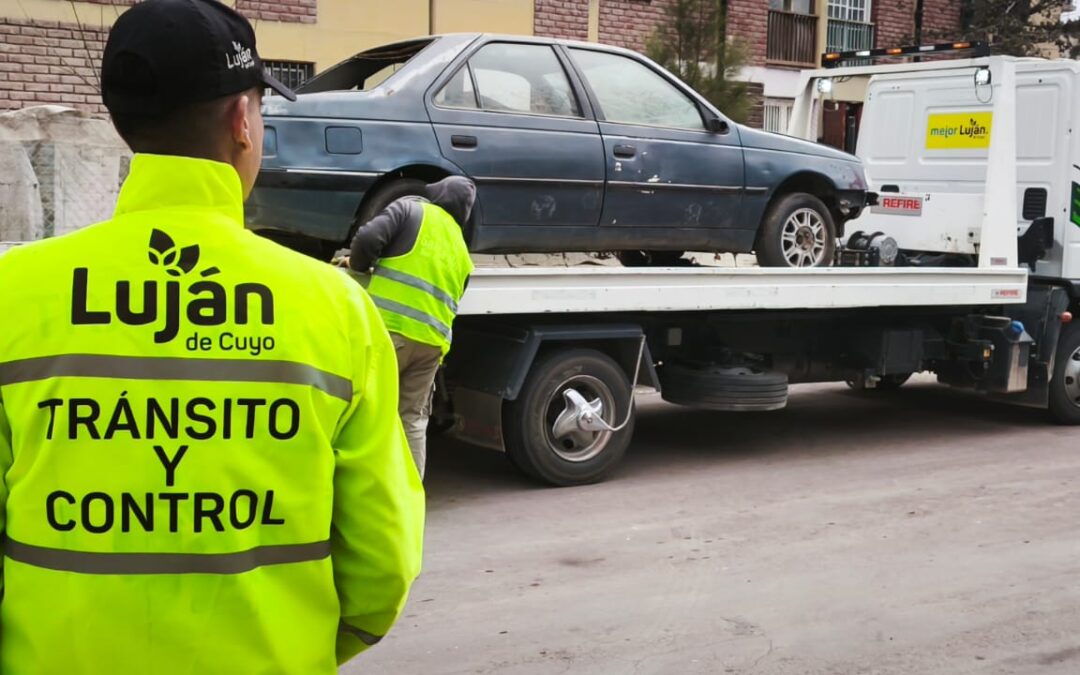 Luján de Cuyo avanza con Calles Ordenadas y Tranquilas mediante el retiro sistemático de vehículos abandonados